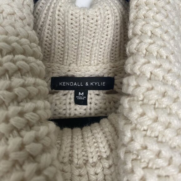 Kendall & Kylie Relaxed Chunky Knit Cowl Neck Cream Sweater Size Medium - Picture 7 of 9